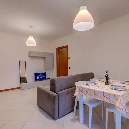 Magnolia - New Center- Happy * Laveno-Mombello