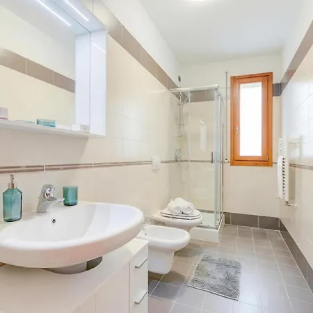 Appartement Magnolia: Centre 2br With Terrace - Happy Laveno-Mombello