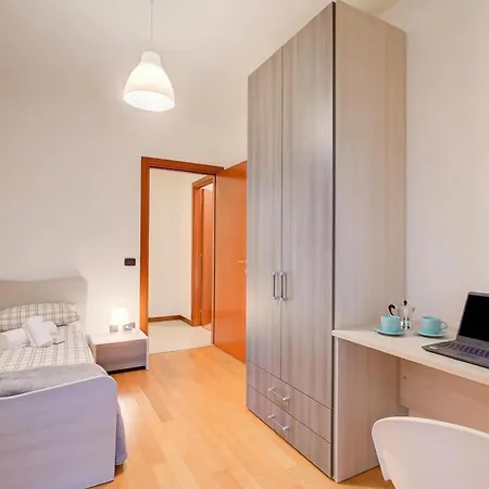 Magnolia: Centre 2br With Terrace - Happy Appartement Laveno-Mombello