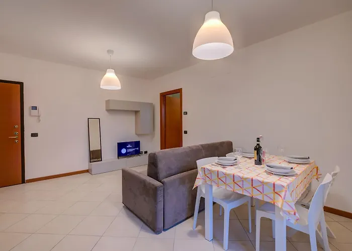 Magnolia - New Center- Happy * 拉韦诺-蒙贝洛