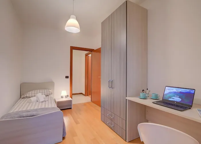 Magnolia - New Center- Happy 拉韦诺-蒙贝洛