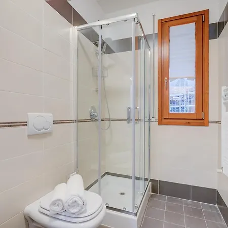 Apartment Magnolia - New Apartment Laveno Center- Happy Rentals Laveno-Mombello