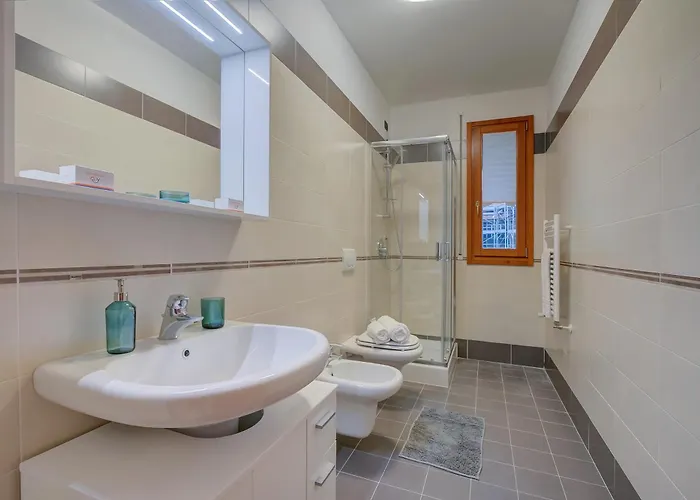 Magnolia - New Center- Happy לאבנו-מומבלו